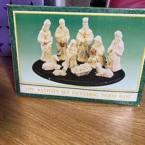 Vintage 11-Piece Nativity Set with Wood Base
